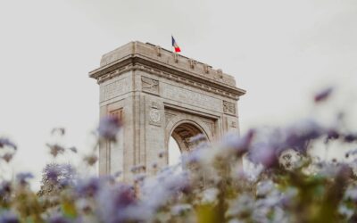 the arc de triomphe in paris france