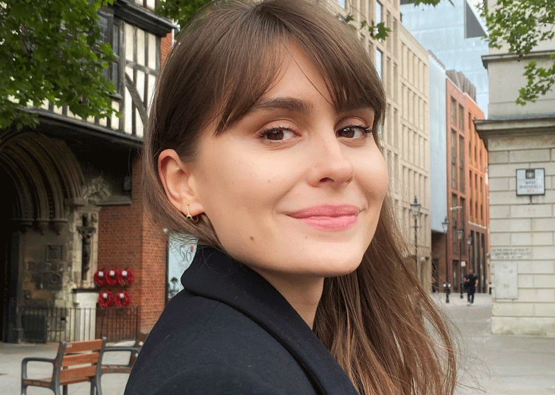 Irina Anghel: „Nu trăiesc luxul de a avea ceea ce se cheamă writer’s block”