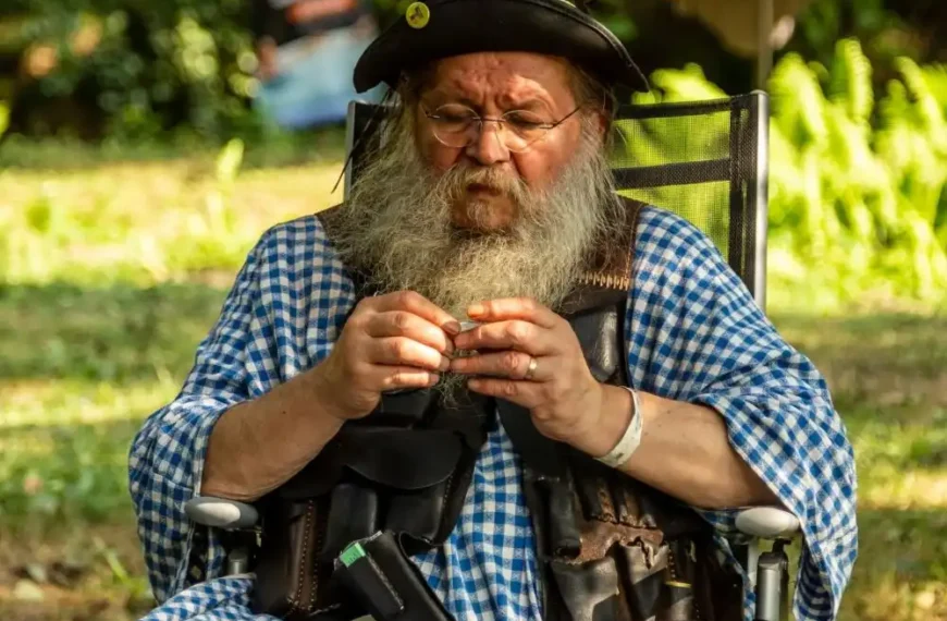 „Le-am spus să-mi dea ceva de făcut, să cânt, să dansez, să spun poezele, orice”