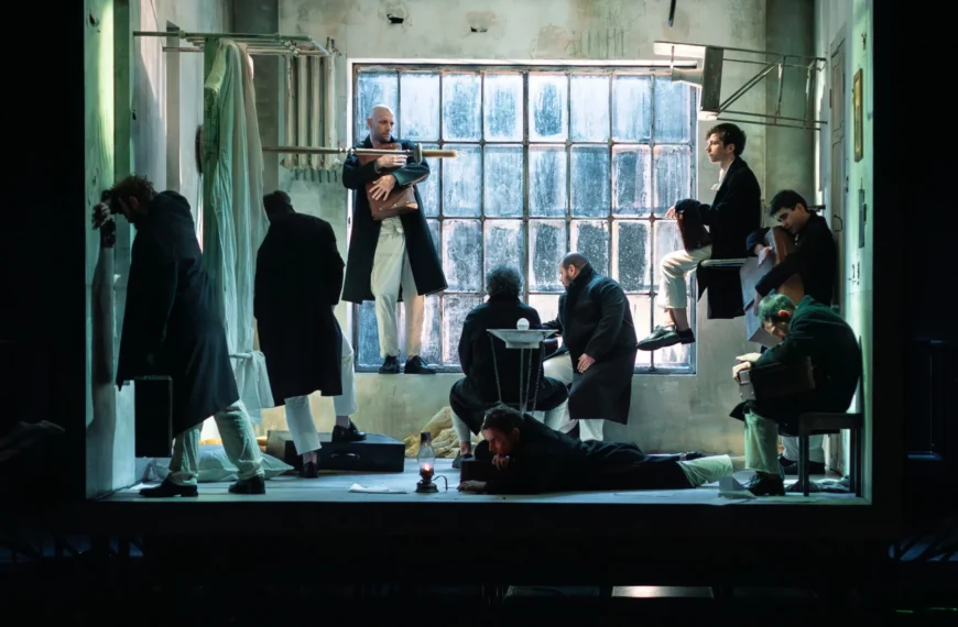 Am văzut „Metamorfoza” la Excelsior și am înțeles de ce mergem la teatru