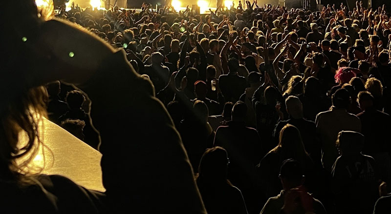 Maneaua – discurs central în mainstreamul românesc