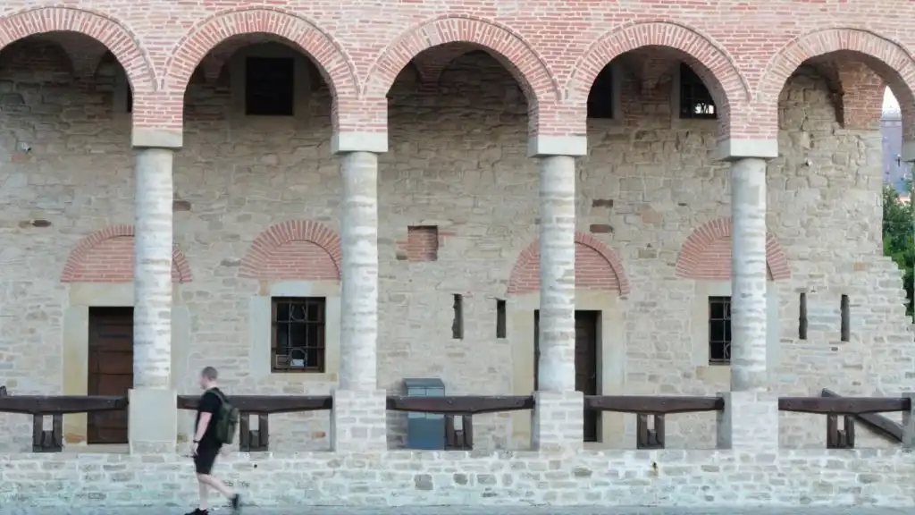 „Locuri de poveste – Geografia romanelor românești”: drumul de la Odobești la Medeleni, prin trei romane