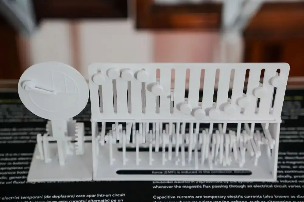lucrare din expoziția InventArt