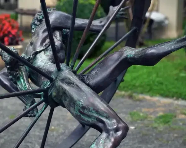 Video | Un portret în timp: Ion Mândrescu între atelier, bronz și memorie