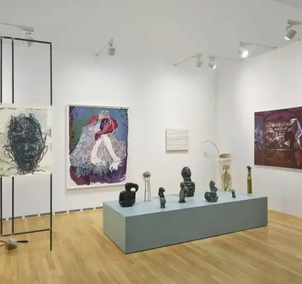 Art Basel Paris: milioane de dolari, un târg închis înainte de termen